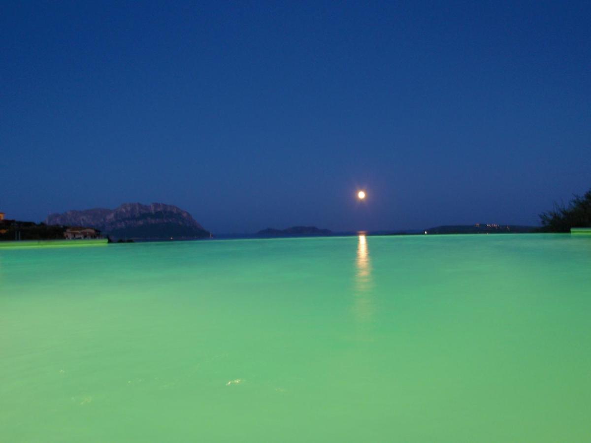 Porto Istana Villa And Pool Tavolara View المظهر الخارجي الصورة